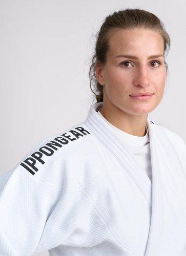 IPPONGEAR_Legend_2_IJF_Judo_Uniform_Jacket_Women_white_2.jpg