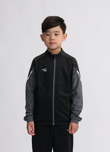 Jackets_Performance_black_Kids_1.jpg