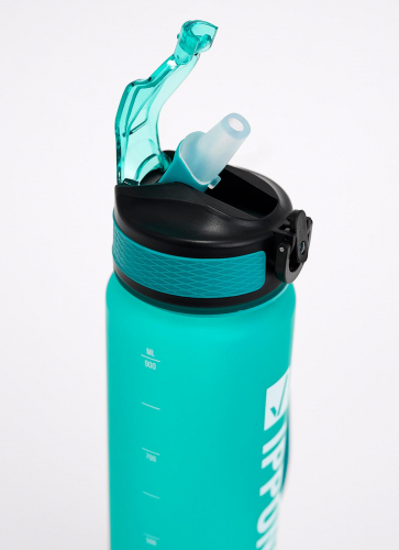 IPPONGEAR_Bottle_green_detail.jpg