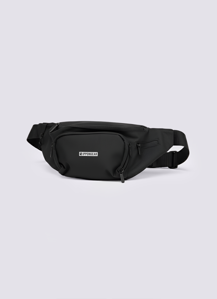 IPPONGEAR_Bags_Crossbody_Bag_black_half_side.png
